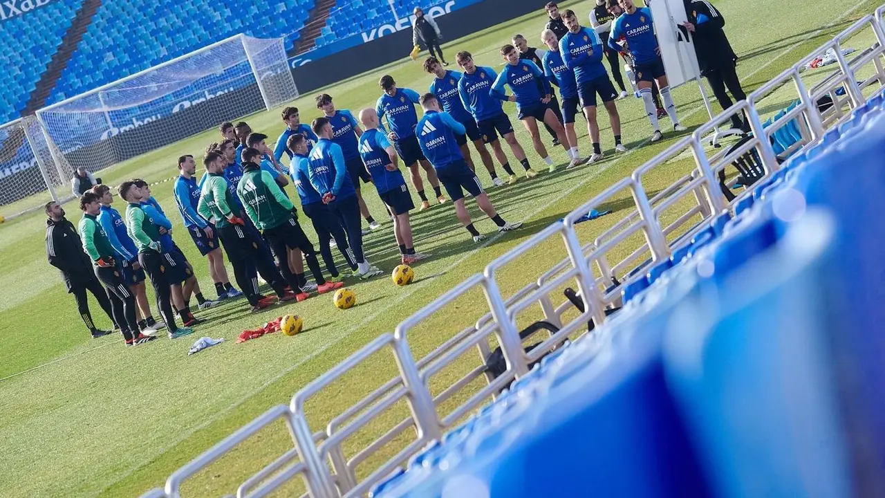 El Real Zaragoza se mide al Sporting en busca de un salto definitivo | Foto: Tino Gil / RZ