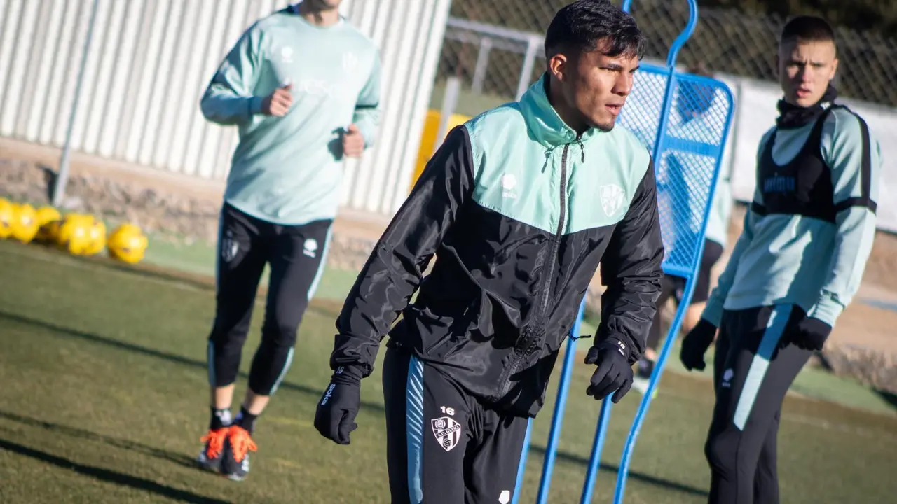Bol&iacute;var en un entrenamiento con el Huesca. Foto: SDHuesca