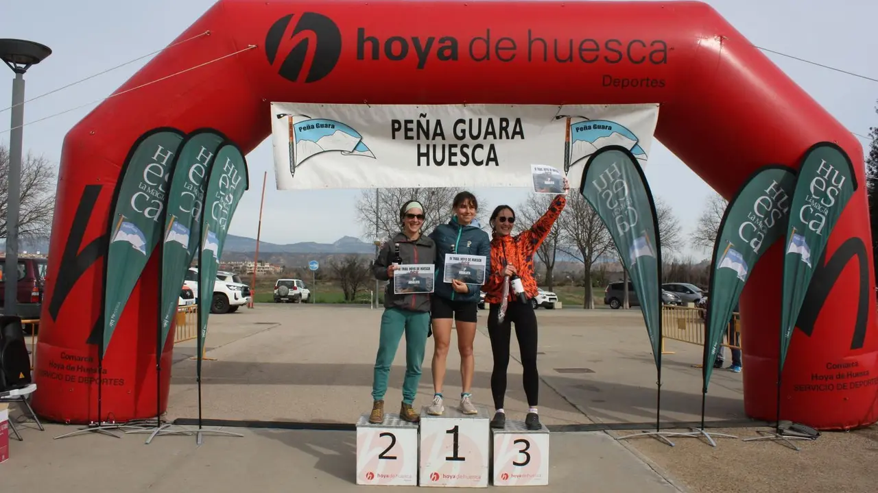 Sandra Cuello, Yaiza Mi&ntilde;ana y Arantxa Lorente, podium del 25k Trail Hoya de Huesca. Foto: Cedida