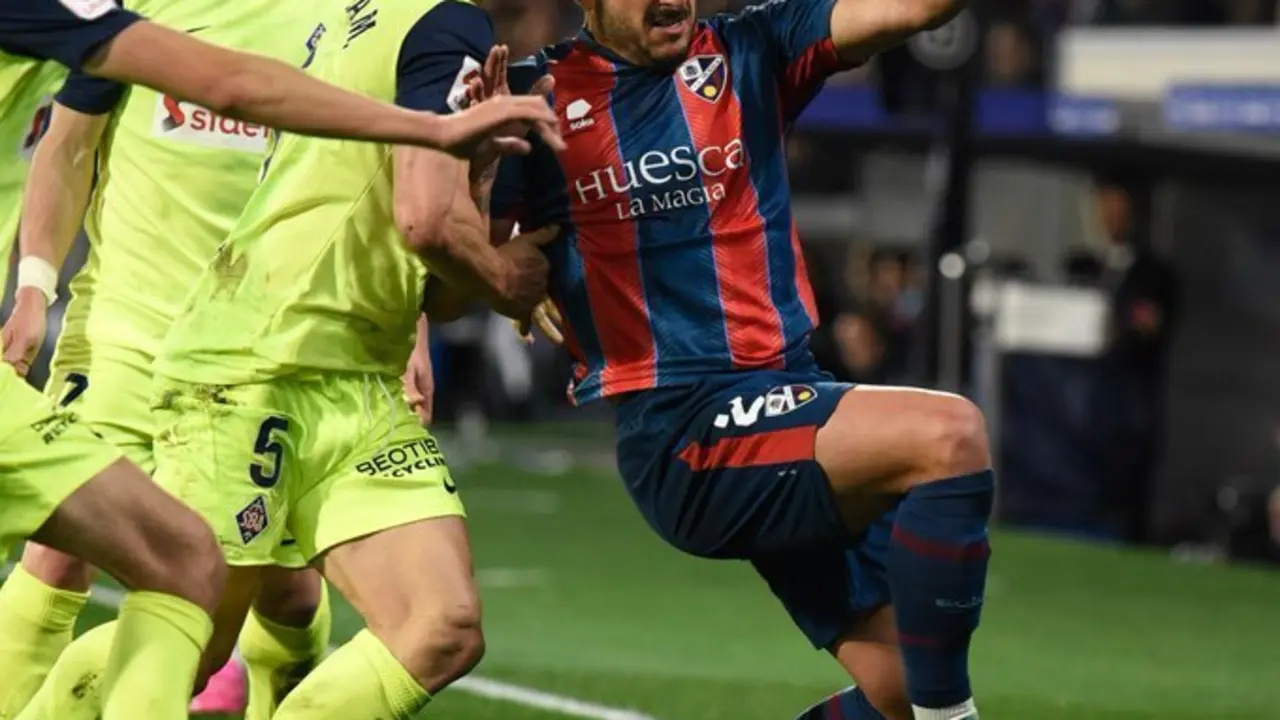 Elady Zorrilla con el Huesca ante el Amorebieta