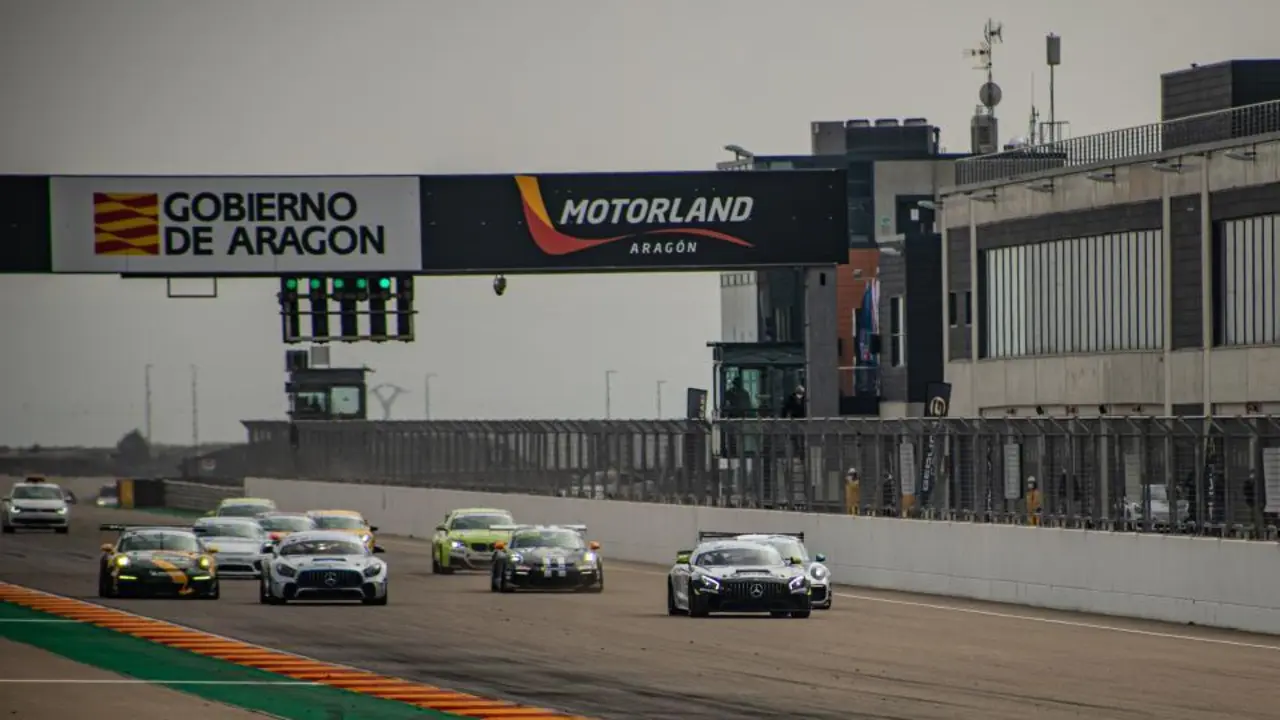 Imagen de archivo de una carrera en el circuito de MotorLand que abrir&aacute; marzo con las Winter Series. Foto:  Cedida
