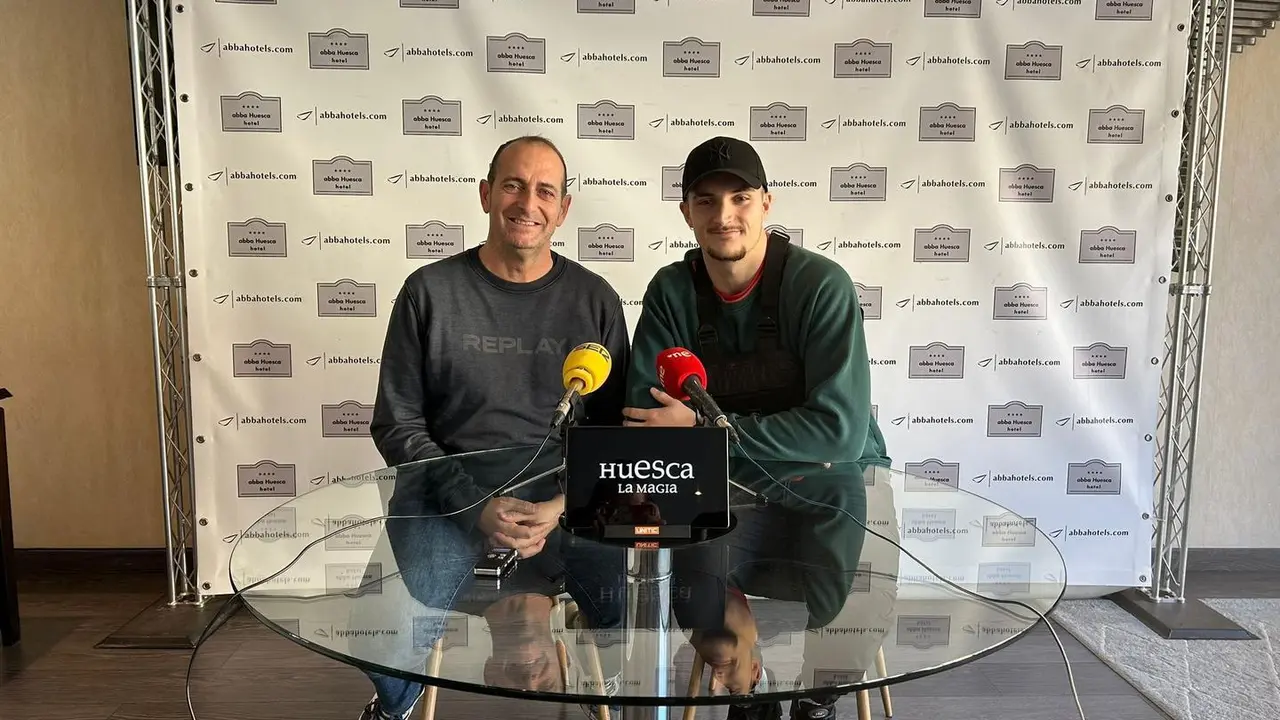 Nolasco y Mosquera, en la rueda de prensa para hablar del Bada Huesca contra el Nava. Foto: Cedida