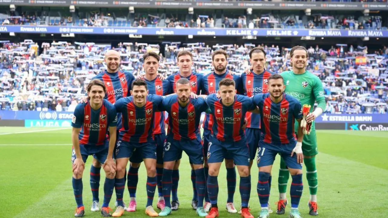 Once inicial del Huesca contra el Espanyol