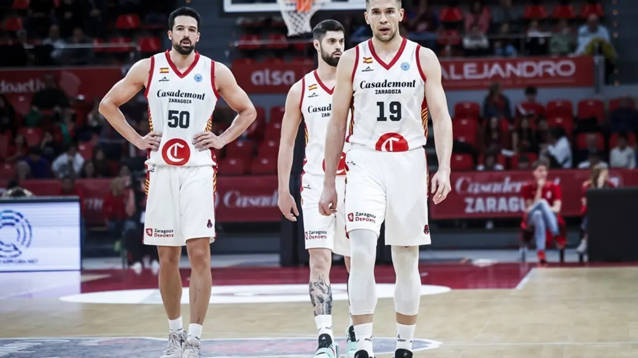Caras largas tras la derrota del mi&eacute;rcoles | Foto: FIBA