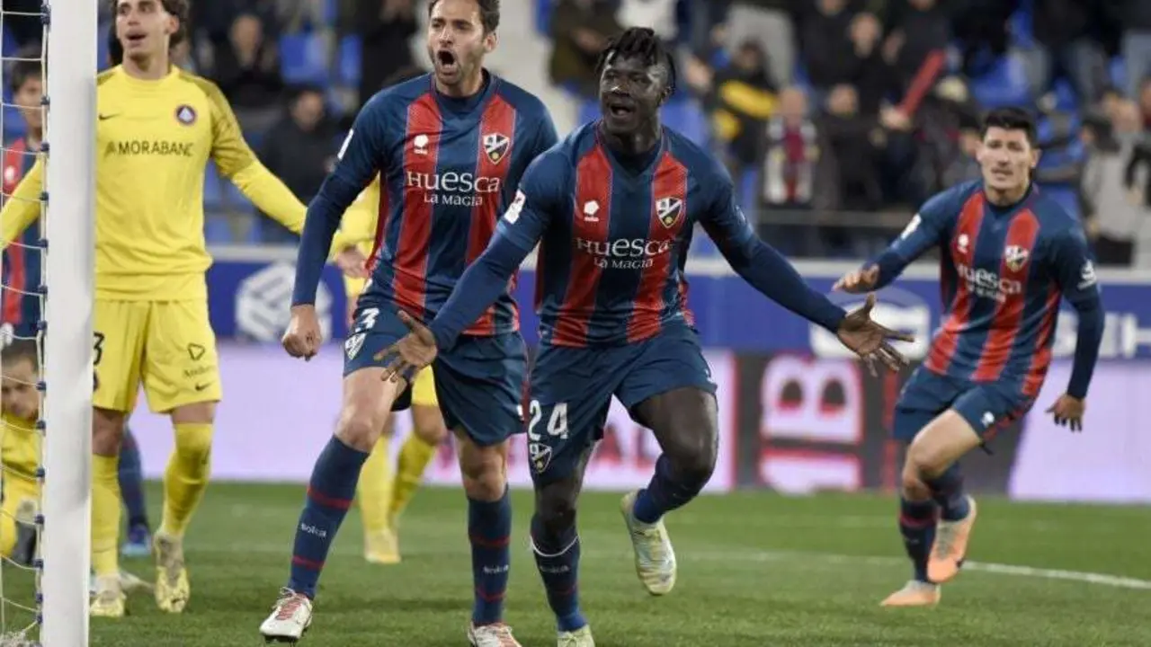 Obeng celebra el tanto con el que el Huesca empez&oacute; a derribar al Andorra. Foto: LaLiga