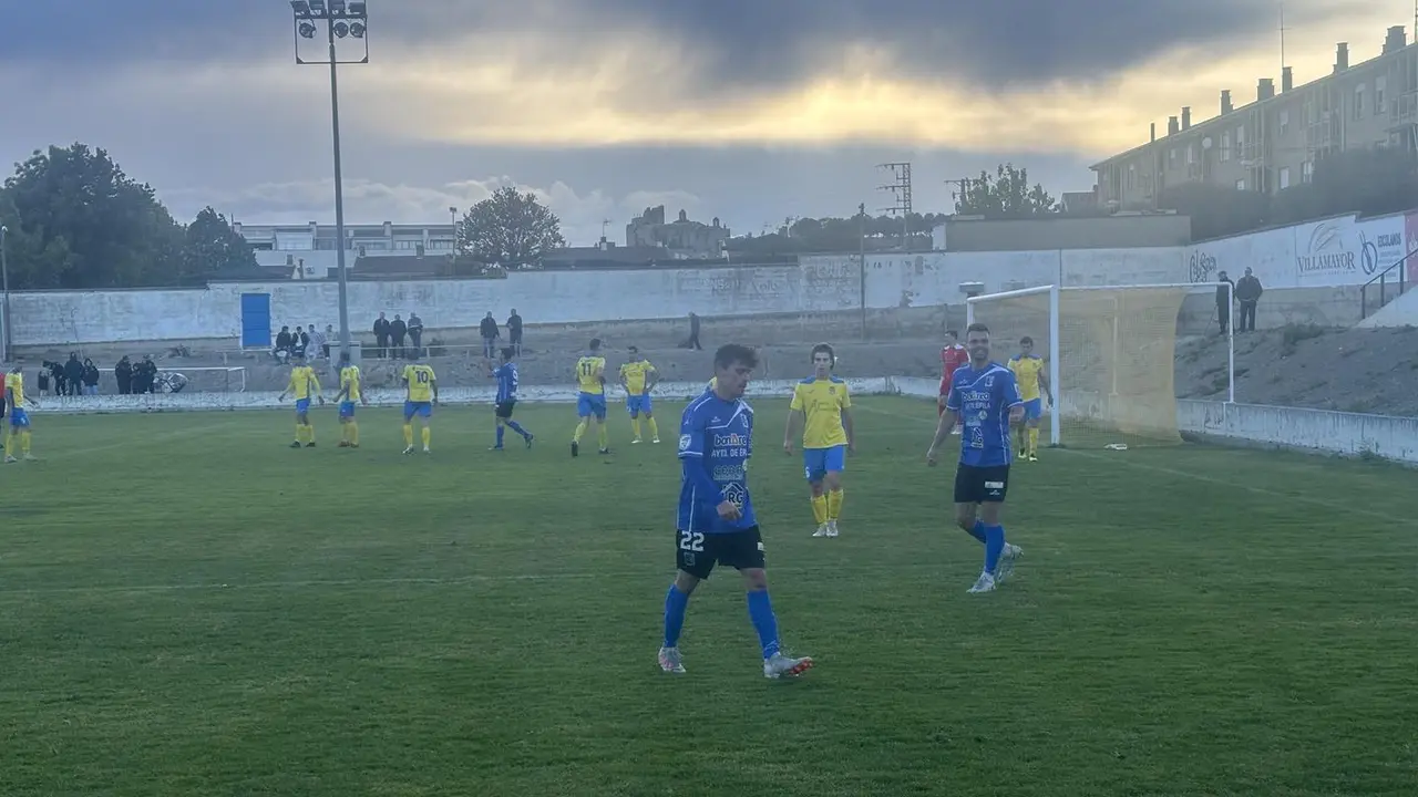 Imagen del duelo entre Almud&eacute;var y &Eacute;pila | Foto: M. Quilez / SportArag&oacute;n