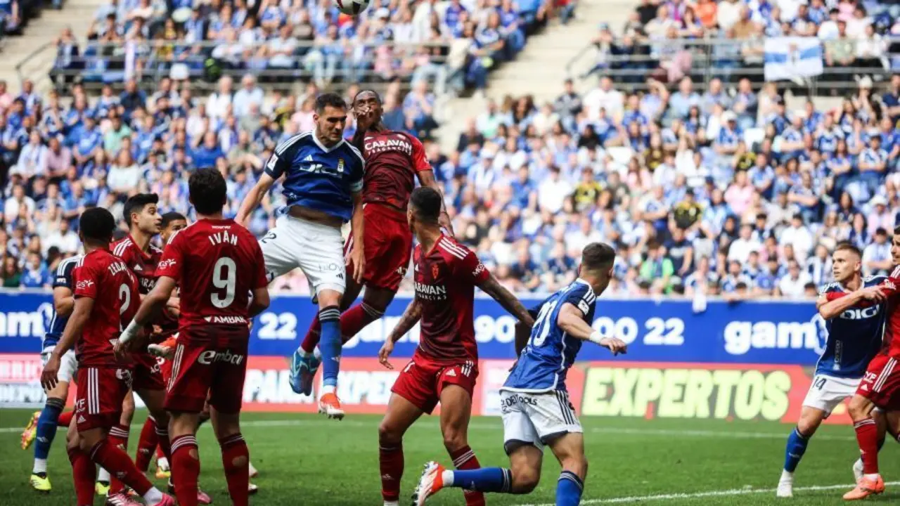 El Real Zaragoza tiene que sacar 5 puntos para certificar la salvaci&oacute;n | Foto: LaLiga
