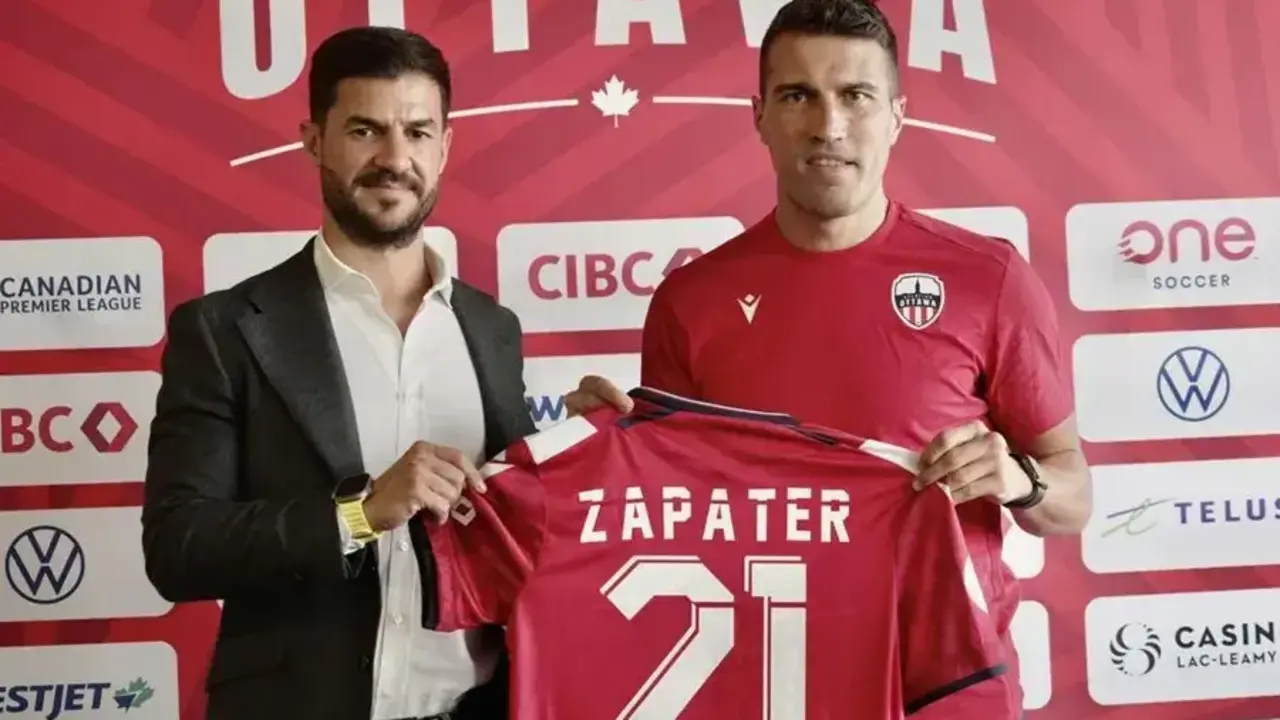 Fernando L&oacute;pez y Alberto Zapater en el Atl&eacute;tico Ottawa | Foto: Agencia EFE