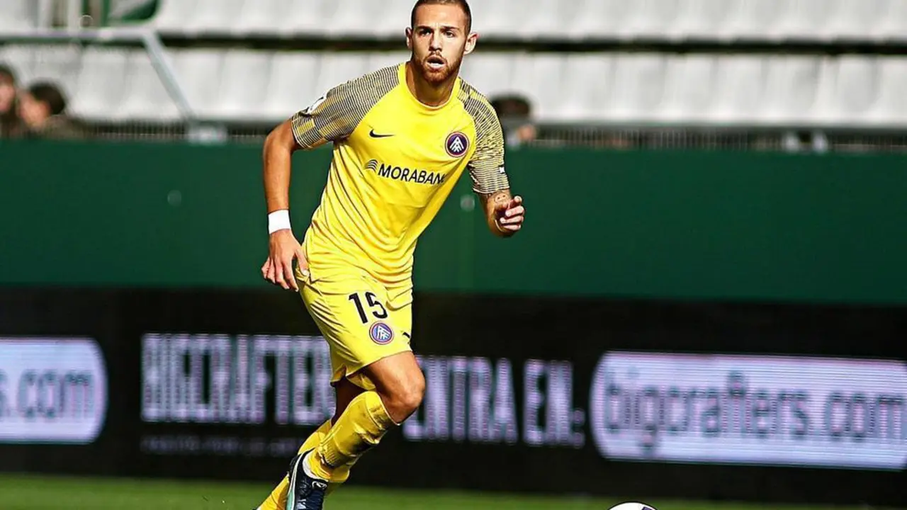 Diego Gonz&aacute;lez, jugando  con el Andorra. Temporada 22/24