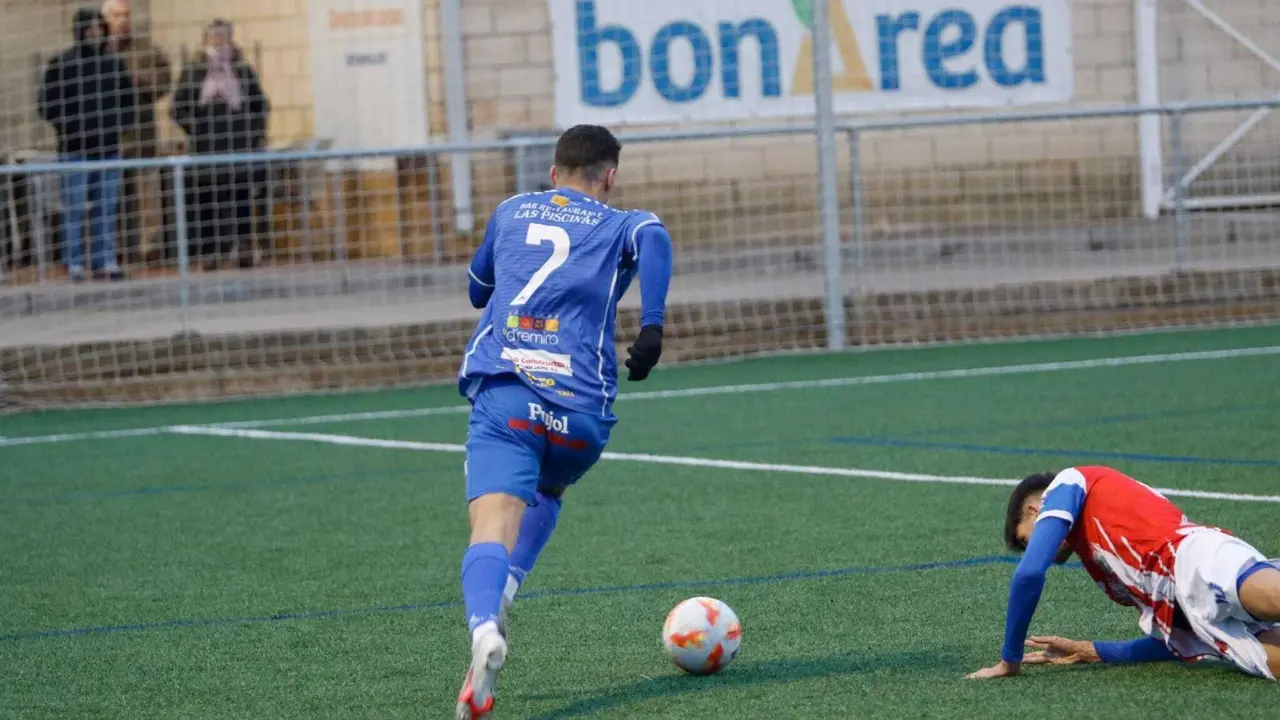 El regate de Rafinha Baldr&eacute;s | Foto: CF &Eacute;pila