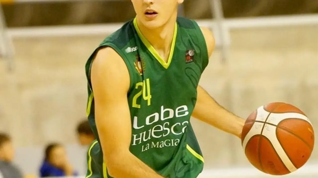 &Aacute;lex Rub&iacute;n de Celis, durante un partido con el CB Pe&ntilde;as. Fotograf&iacute;a: CB Pe&ntilde;as.