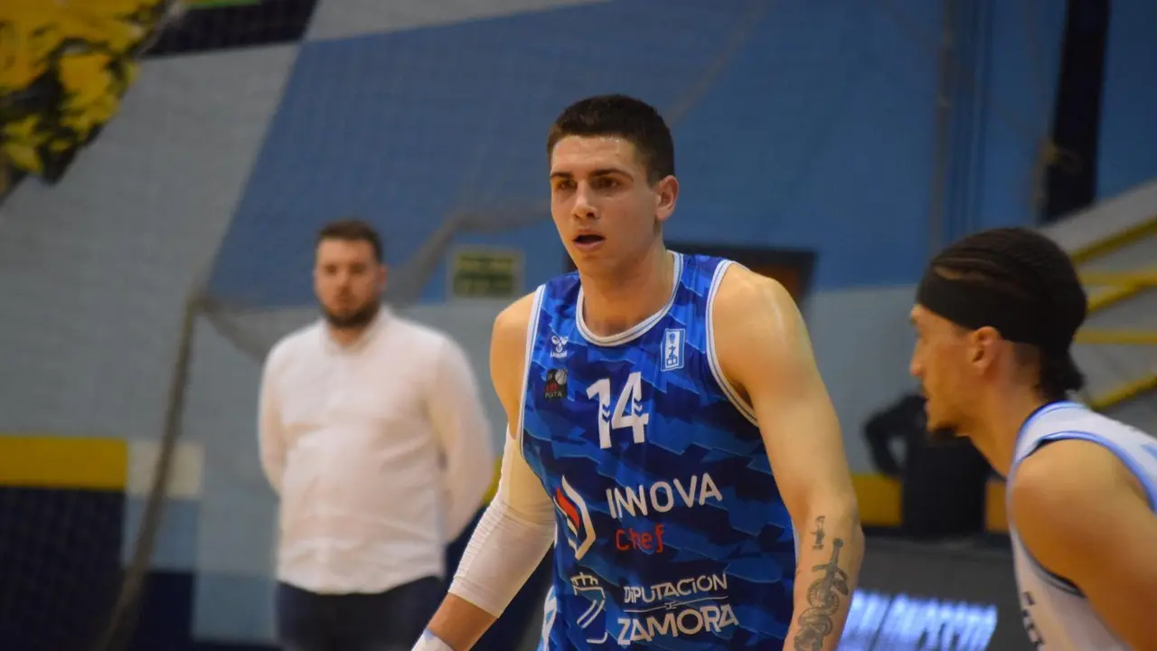 El ala-pivot Scheleit, en la imagen, es nuevo jugador del Pe&ntilde;as. Foto: Cedida