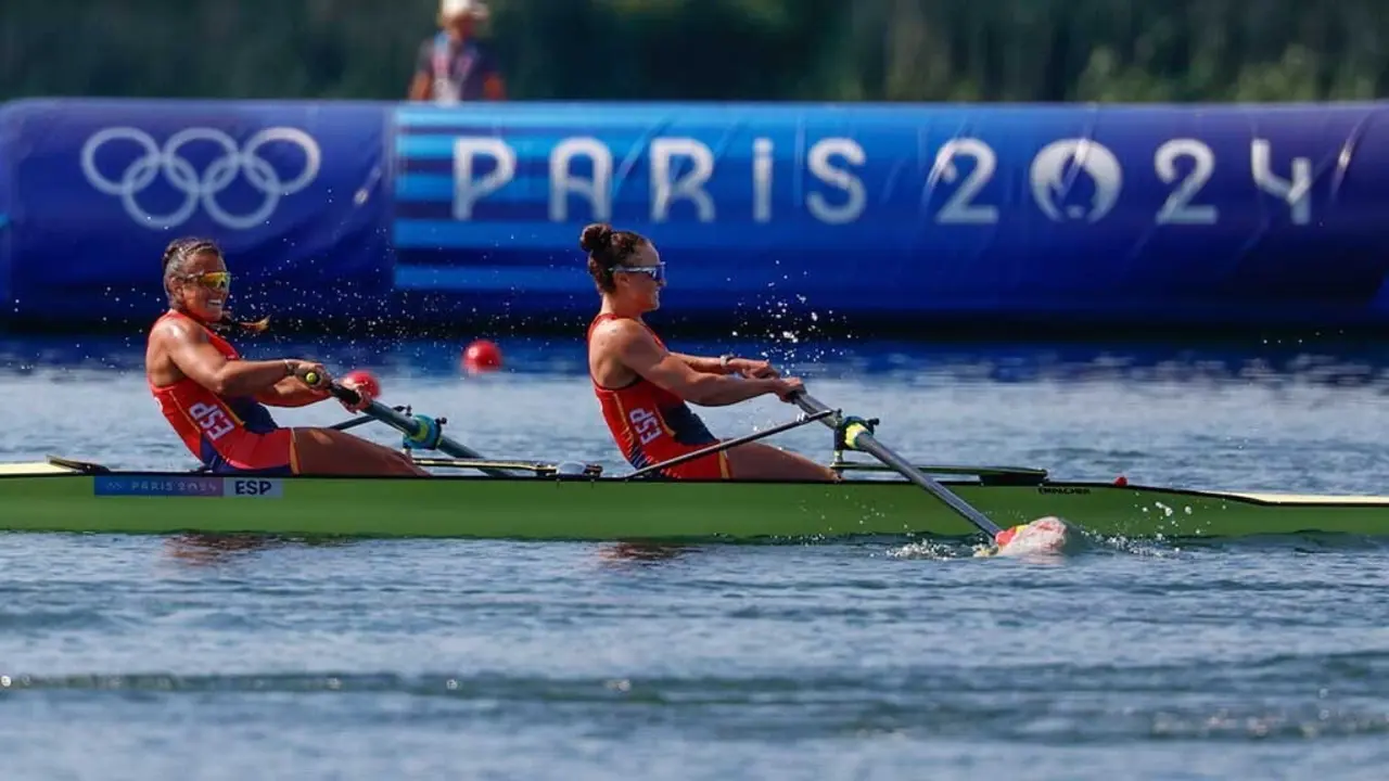 Esther Briz y Aina Cid, compitiendo en los Juegos Ol&iacute;mpicos. Fotograf&iacute;a: Federaci&oacute;n Espa&ntilde;ola de Remo.
