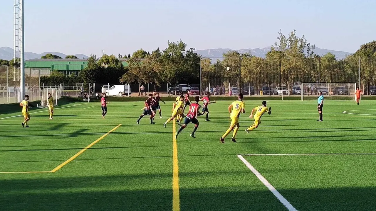Imagen del partido entre el Huesca y el Almud&eacute;var. Foto: Cedida
