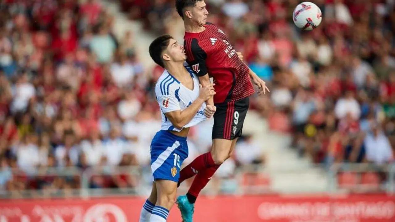 Bernardo Vital domin&oacute; la defensa del Real Zaragoza en Anduva | Foto: La Liga