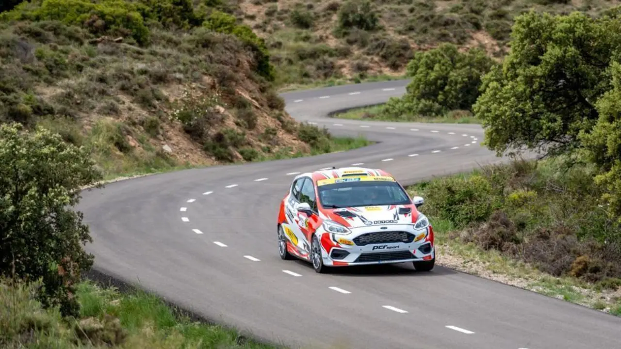 Gil Membrado y Manel Mu&ntilde;oz pilotando en una anterior edici&oacute;n del . XIII Rallysprint de Nueno. Foto: Cedida
