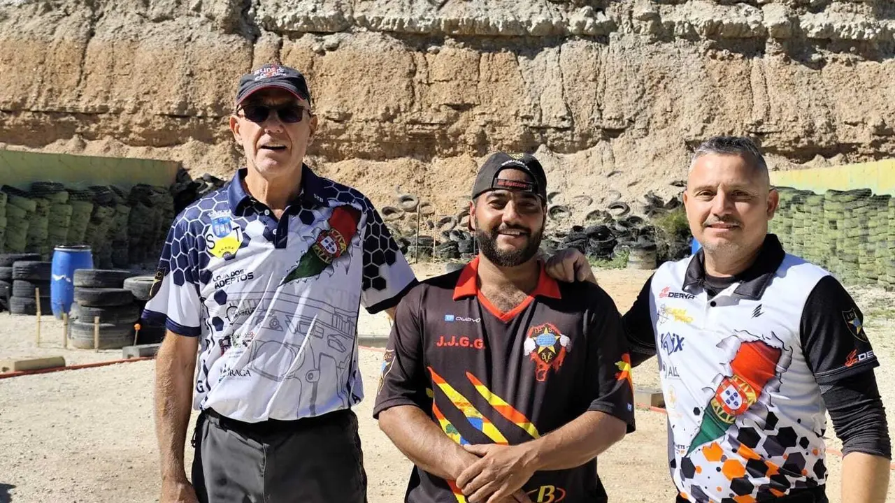 Los vencedores del Open. Fotograf&iacute;a: Club de Tiro Loreto.