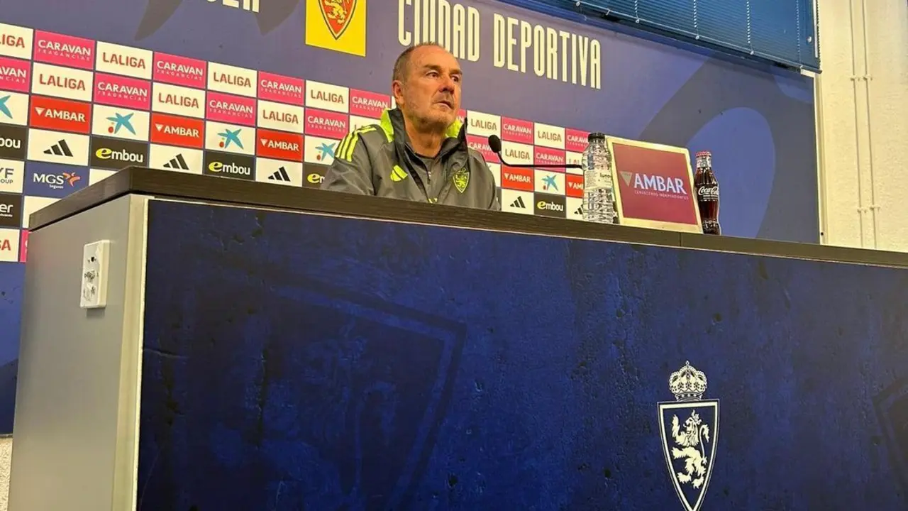 Rueda de prensa de V&iacute;ctor Fern&aacute;ndez, en el que valora el estado an&iacute;mico del equipo tras las derrotas ante el Racing y el Sporting | Foto SPORTARAG&Oacute;N.com