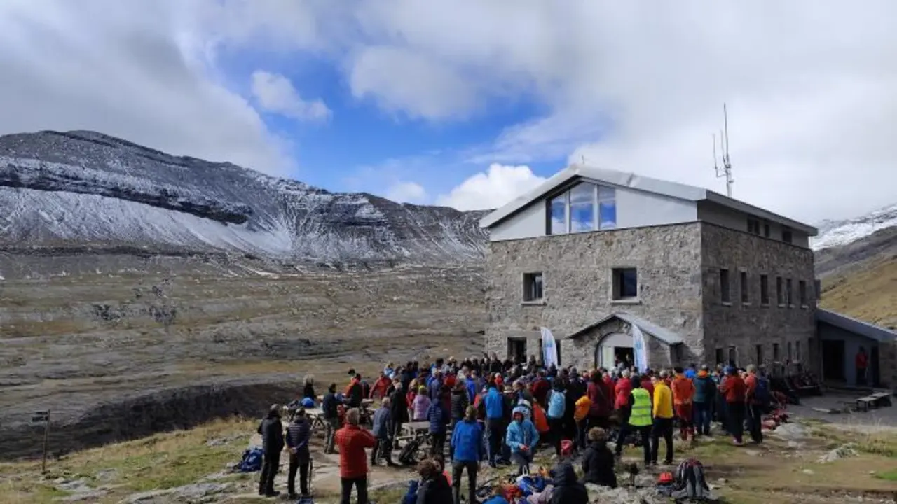 Refugio de G&oacute;riz, este s&aacute;bado, cuando se ha realizado el acto de inauguraci&oacute;n de las obras de reforma y ampliaci&oacute;n. Foto: Gobierno de Arag&oacute;n