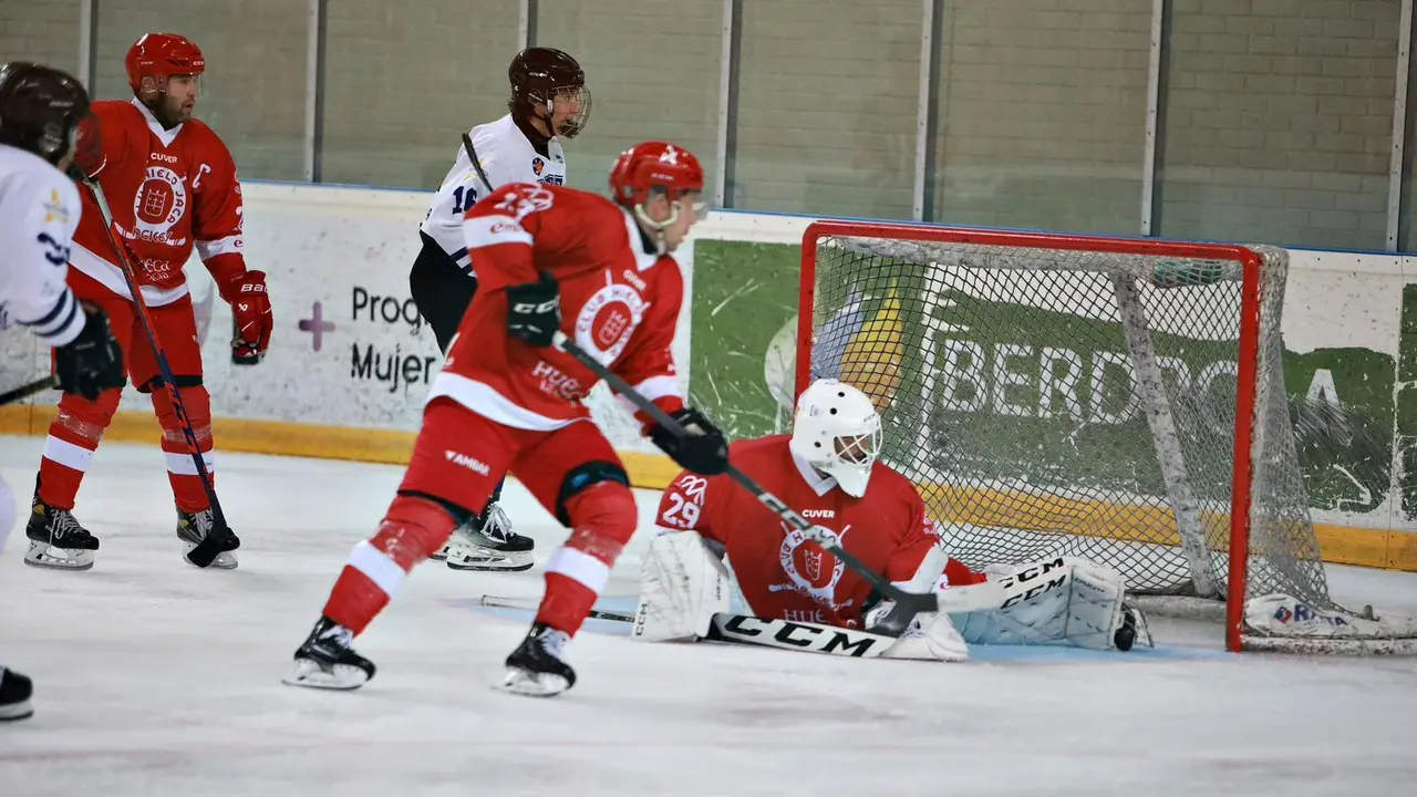 Imagen durante un partido ente Club Hielo Jaca y Huarte esta temporada | Foto: CHJ/@memories_photo.jc