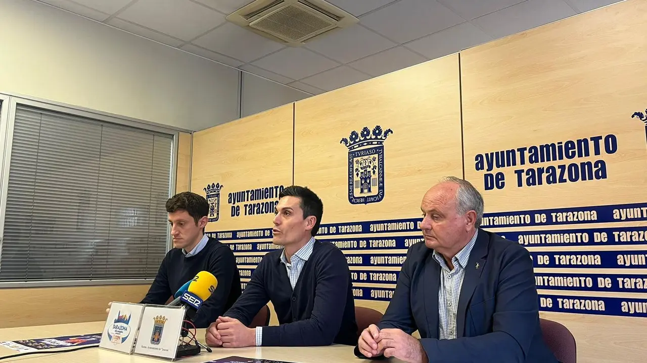 Las autoridades durante la rueda de prensa. Fotograf&iacute;a: Ayuntamiento de Tarazona.