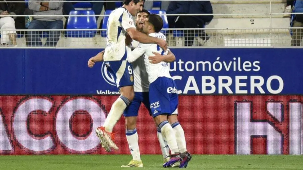 El Real Zaragoza empataba en el 65&acute; con gol de Iv&aacute;n Az&oacute;n | FOTO LaLiga