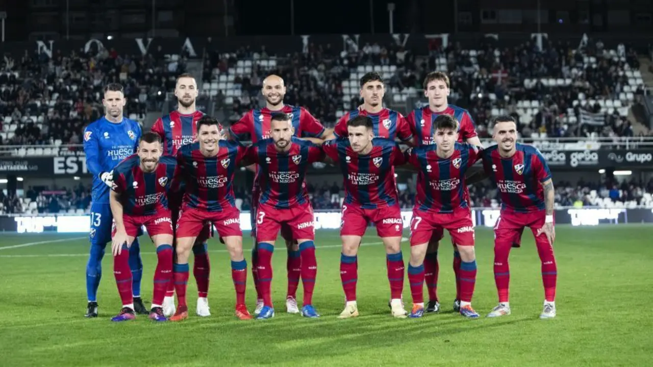 Once del Huesca contra el Cartagena. Foto: LaLiga
