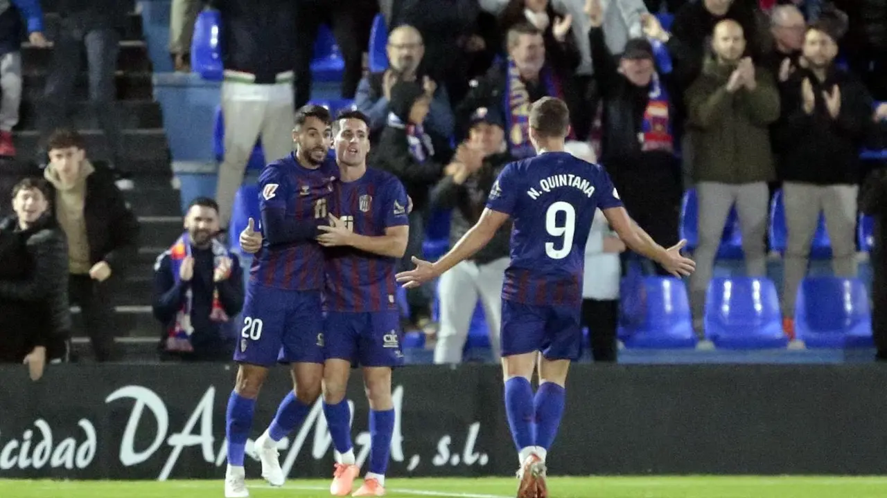 El Huesca cae ante el Eldense en un partido preocupante. Foto: LaLiga