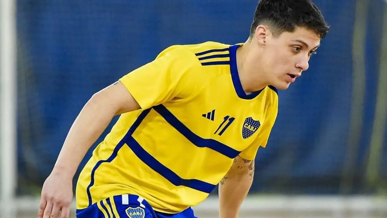 Juan Brasesco con la camiseta de Boca