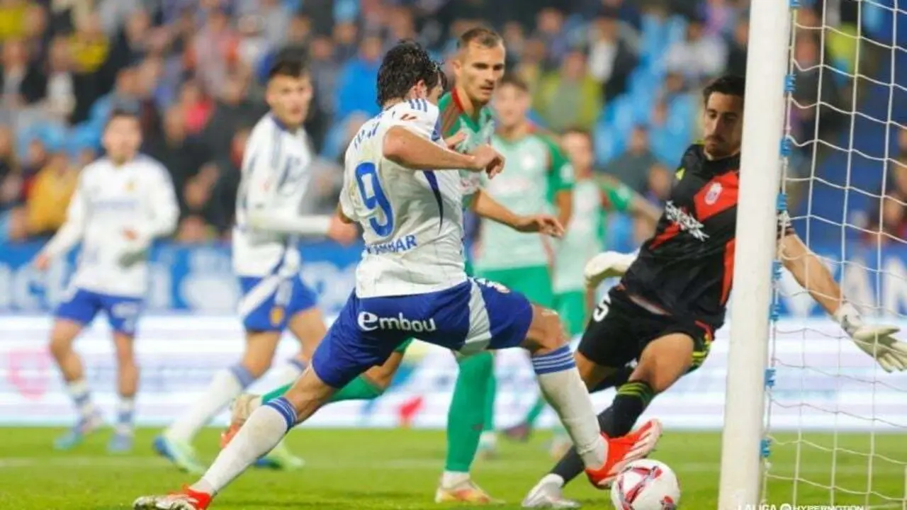 El Real Zaragoza venci&oacute; en su &uacute;ltimo partido liguero frente al Granada por 2-1 | Foto: LaLiga