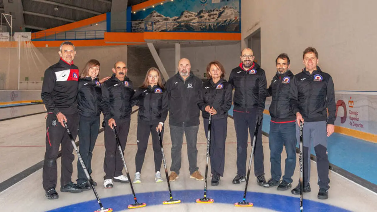 Integrantes del equipo de Curling del Club Hielo Jaca. Foto: CH Jaca