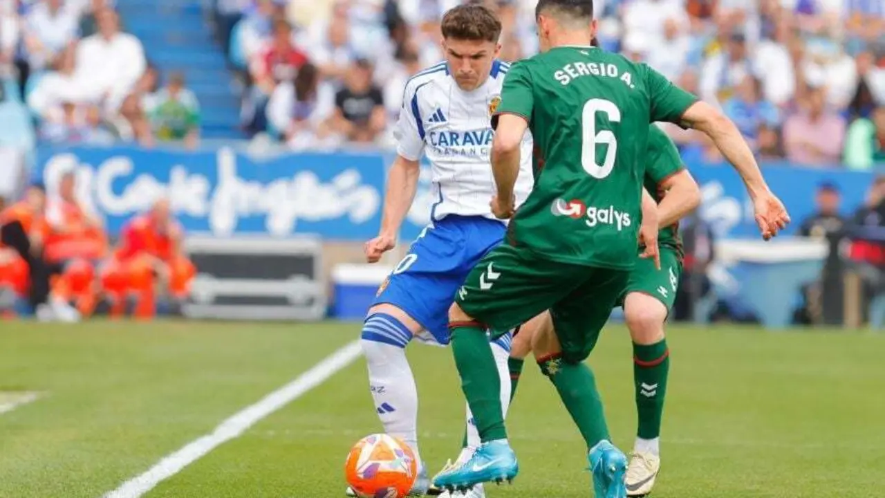 El Real Zaragoza rescat&oacute; un empate ante el Eibar con un gol in extremis de Poussin | FOTO: LaLiga