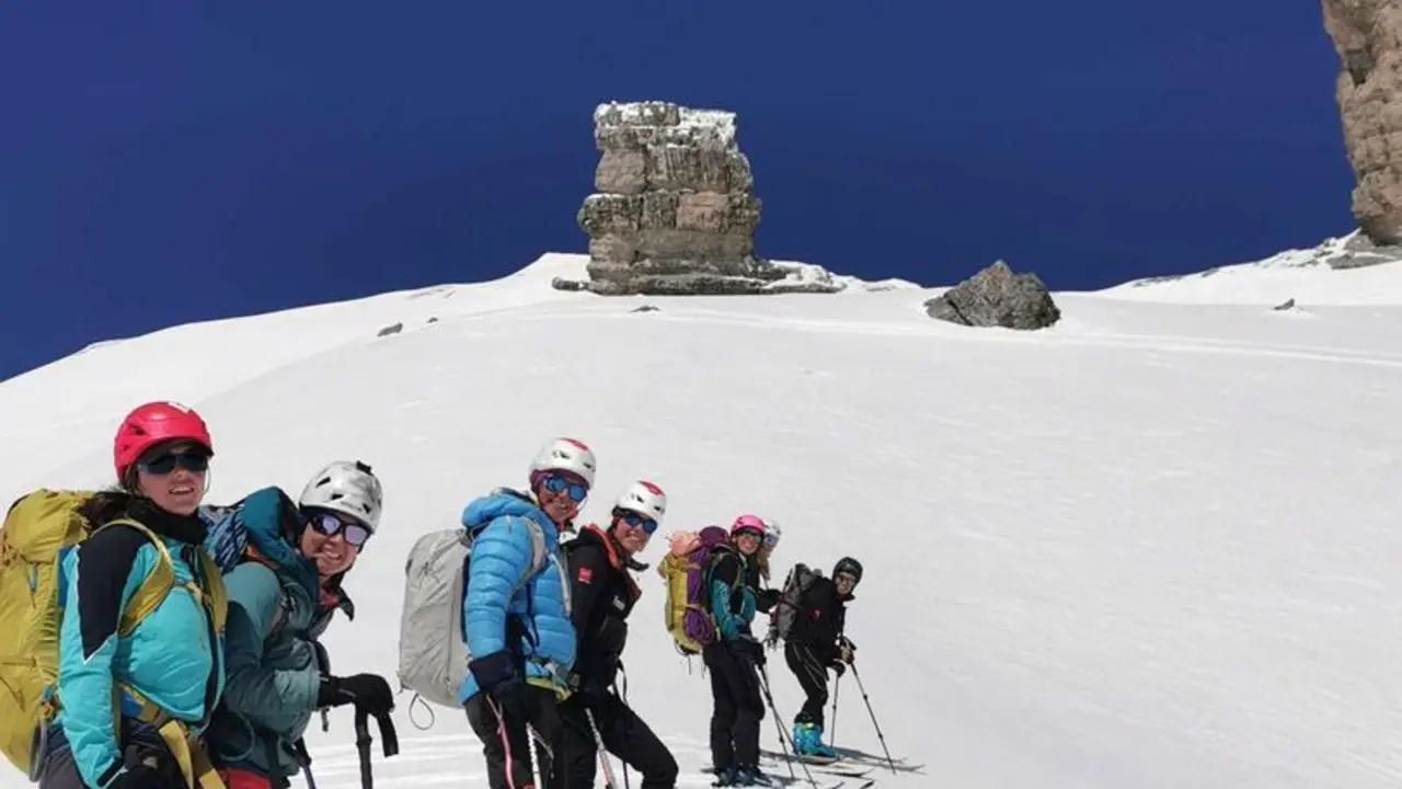 Las alpinistas del equipo FEDME en una de sus jornadas en el Pirineo aragon&eacute;s. Foto: Fedme 