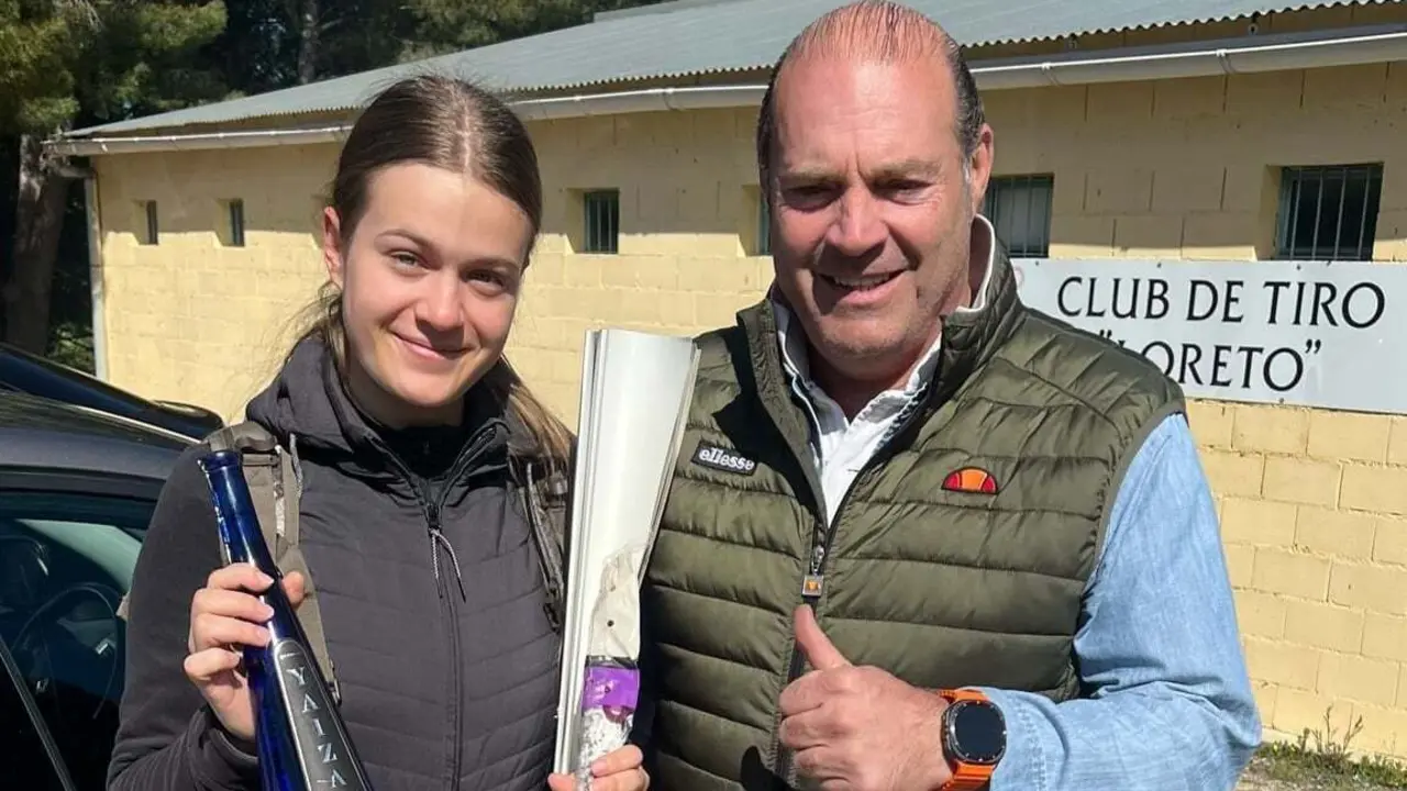 Alina Zubatenko  y Guillermo Broto en las instalaciones del Club Tiro Loreto. 