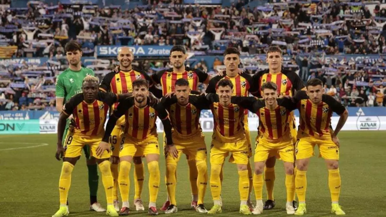 XI inicial de la SD Huesca ante el Real Zaragoza en La Romareda. Foto: LFP