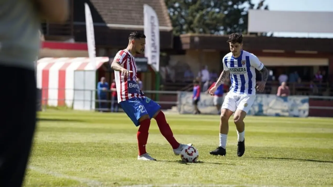 Imagen del partido entre el Barbastro y el Izarra. Foto: CD Barbastro