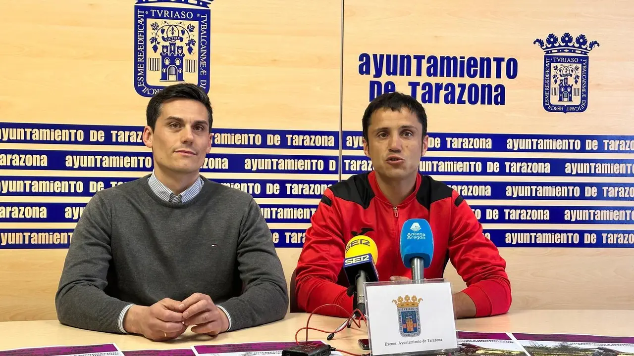 Pablo Escribano y David Garc&iacute;a (d) en la presentaci&oacute;n de la prueba de XCO de este 1 de mayo en Tarazona. Foto: Cedida