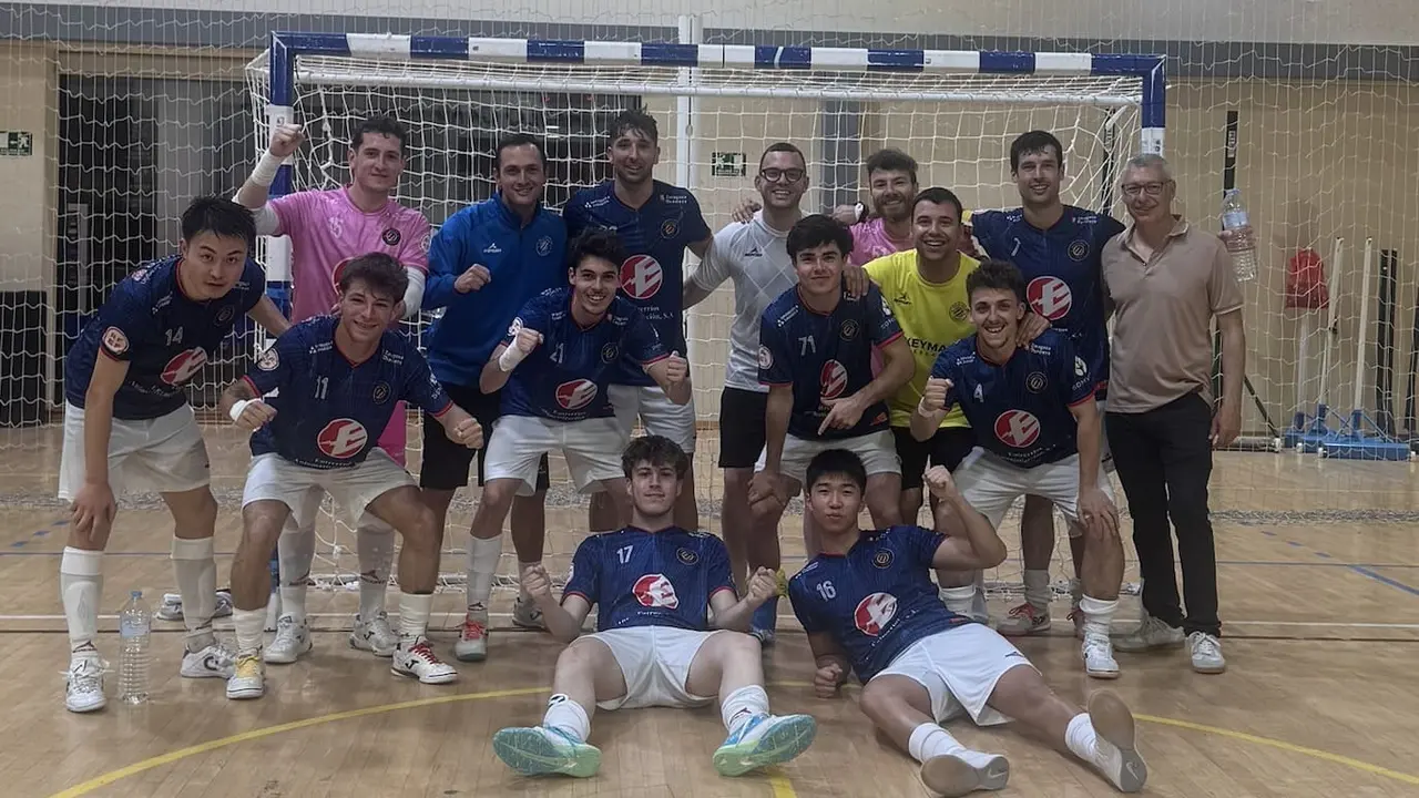 El Entrerr&iacute;os Zaragoza posa tras vencer en La Nuc&iacute;a. Fotograf&iacute;a: Entrerr&iacute;os Zaragoza.