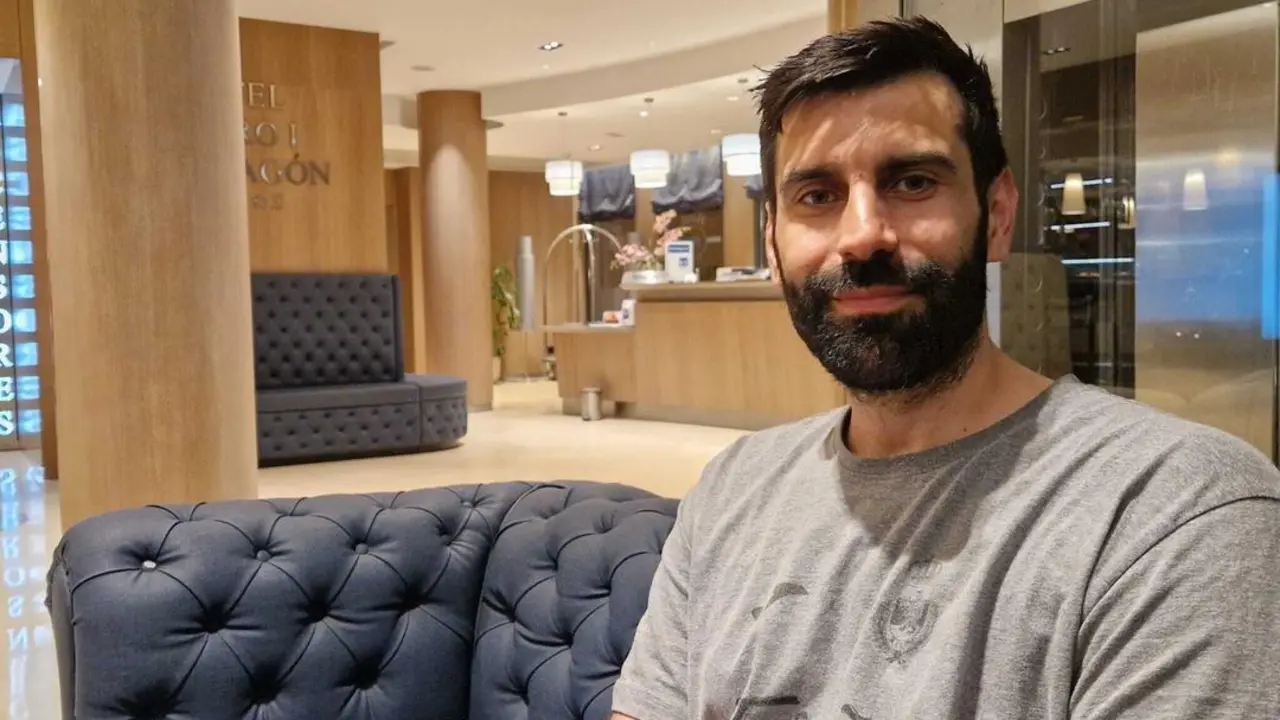 Rodrigo Corrales atendi&oacute; a sportaragon.com antes de echar una partida de parch&iacute;s con Magall&oacute;n de pareja. Foto: Sportaragon