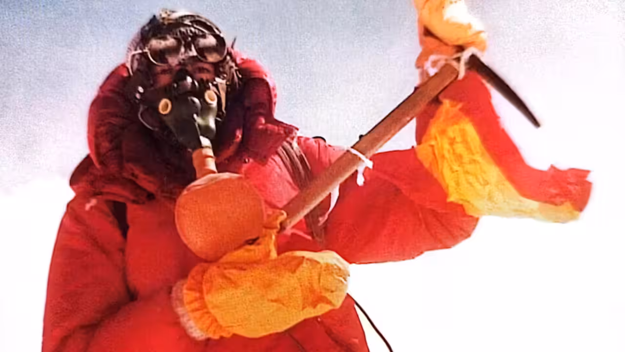 Jer&oacute;nimo L&oacute;pez, en la cima del Manaslu, primer ochomil con espa&ntilde;oles en su cumbre. Foto: Jer&oacute;nimo L&oacute;pez