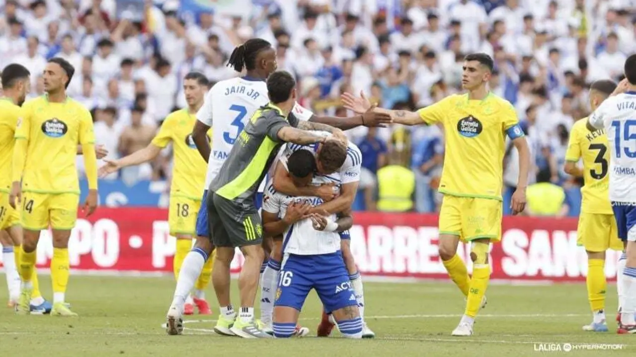 Arriaga celebra la salvaci&oacute;n tras el pitido final (Foto: LaLiga).