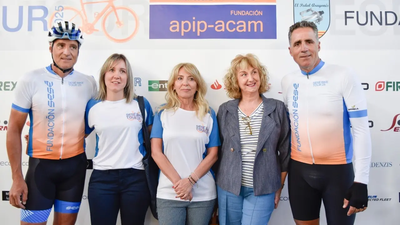 Pruden Indurain, Silvia Blasco, Ana Sesé, Patricia Urzola y Miguel Indurain. Fotograf&iacute;a: Sese Bike Tour.