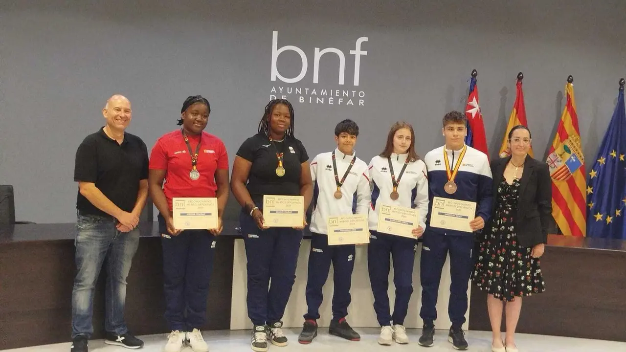 El viernes 6 de junio, el Ayuntamiento de Bin&eacute;far rindi&oacute; homenaje a los medallistas del Club en el Campeonato de Espa&ntilde;a. Fotograf&iacute;a: Club Judo Bin&eacute;far.
