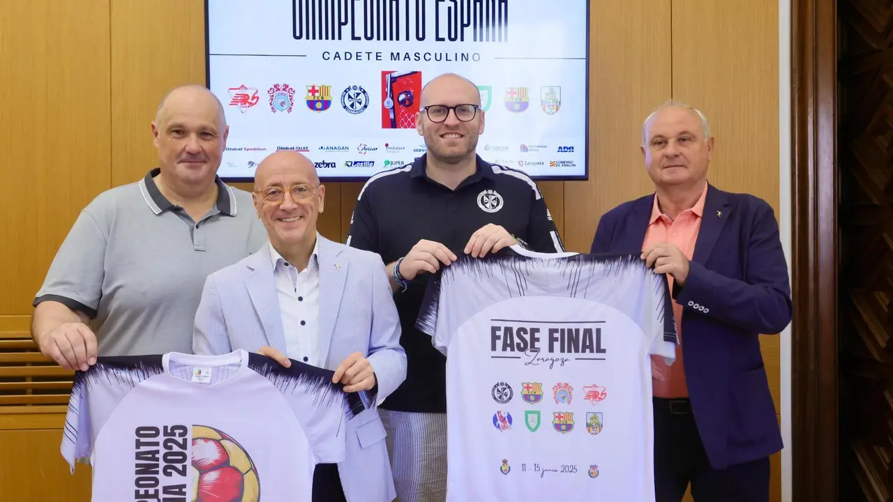 Presentaci&oacute;n en el Ayuntamiento de Zaragoza del Campeonato de Espa&ntilde;a de balonmano cadete. Fotograf&iacute;a: Daniel Marcos.