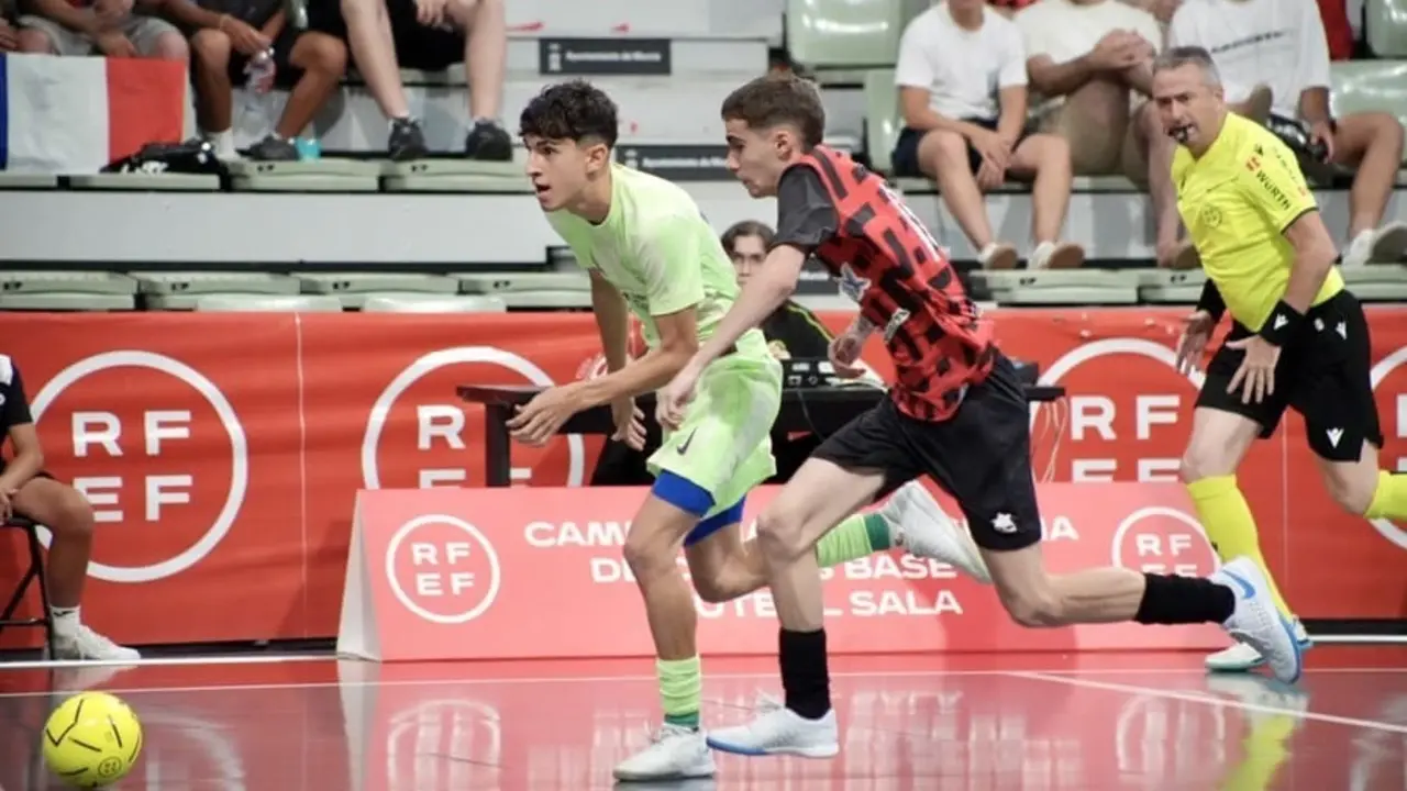 Imagen de la final del Campeonato de Espa&ntilde;a juvenil entre el Wanapix Alag&oacute;n Multiservicios y el FC Barcelona. Foto: RFEF