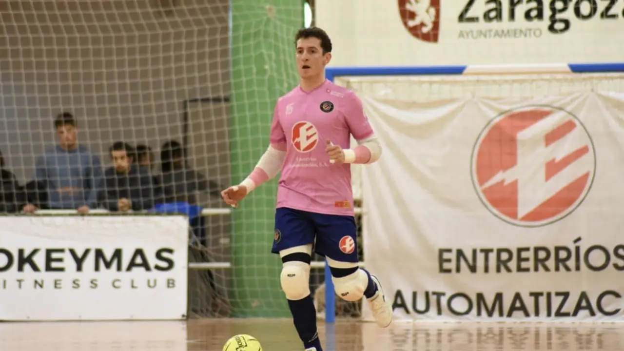 Fernandito durante un partido con el Entrerr&iacute;os Zaragoza. Fotograf&iacute;a: Sandra Valero.