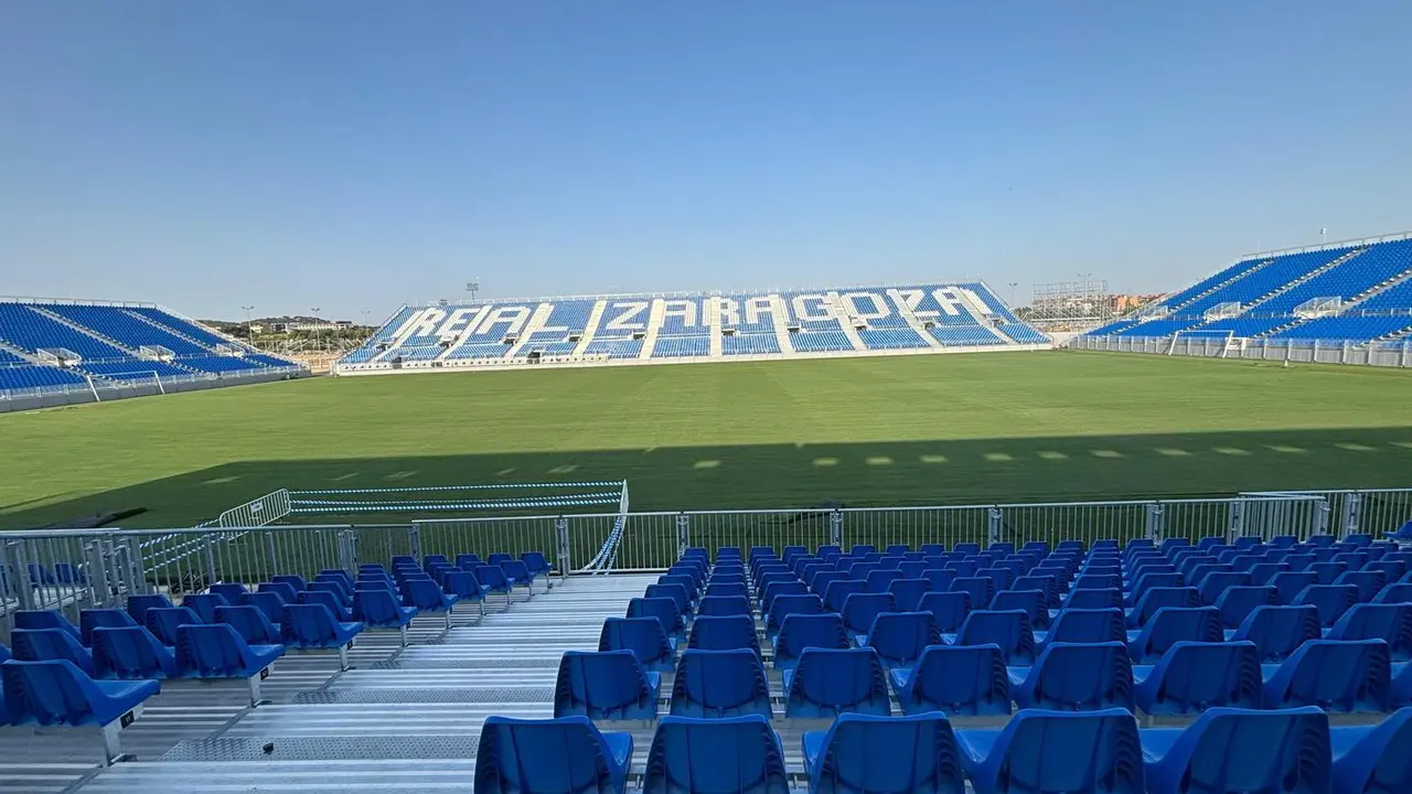La Mini Romareda va tomando forma. Fotograf&iacute;a: Palmadas Al Viento.