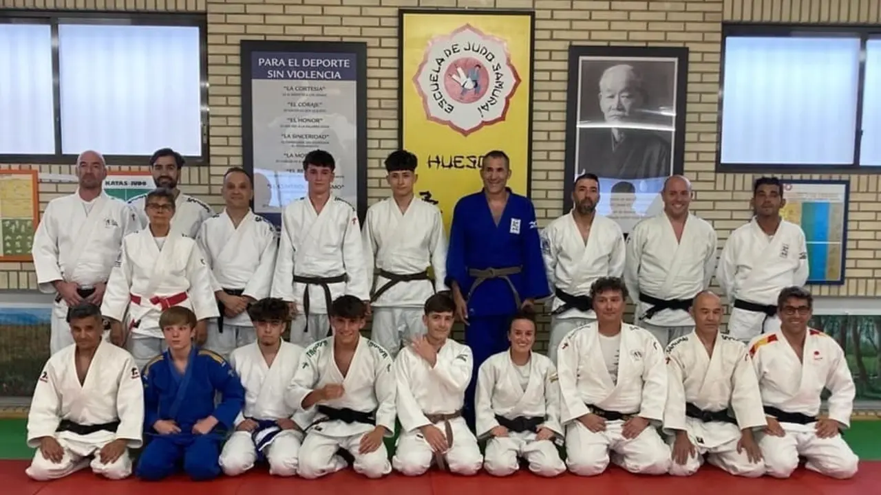 Grupo de Mayores de la escuela de judo Samurai. Foto: Cedida
