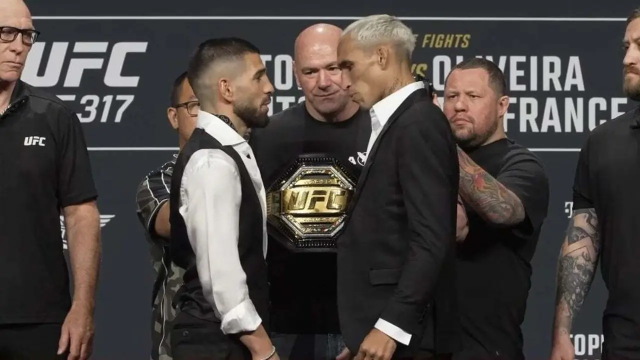 Topuria y Oliveira en el pesaje. Fotograf&iacute;a: UFC.