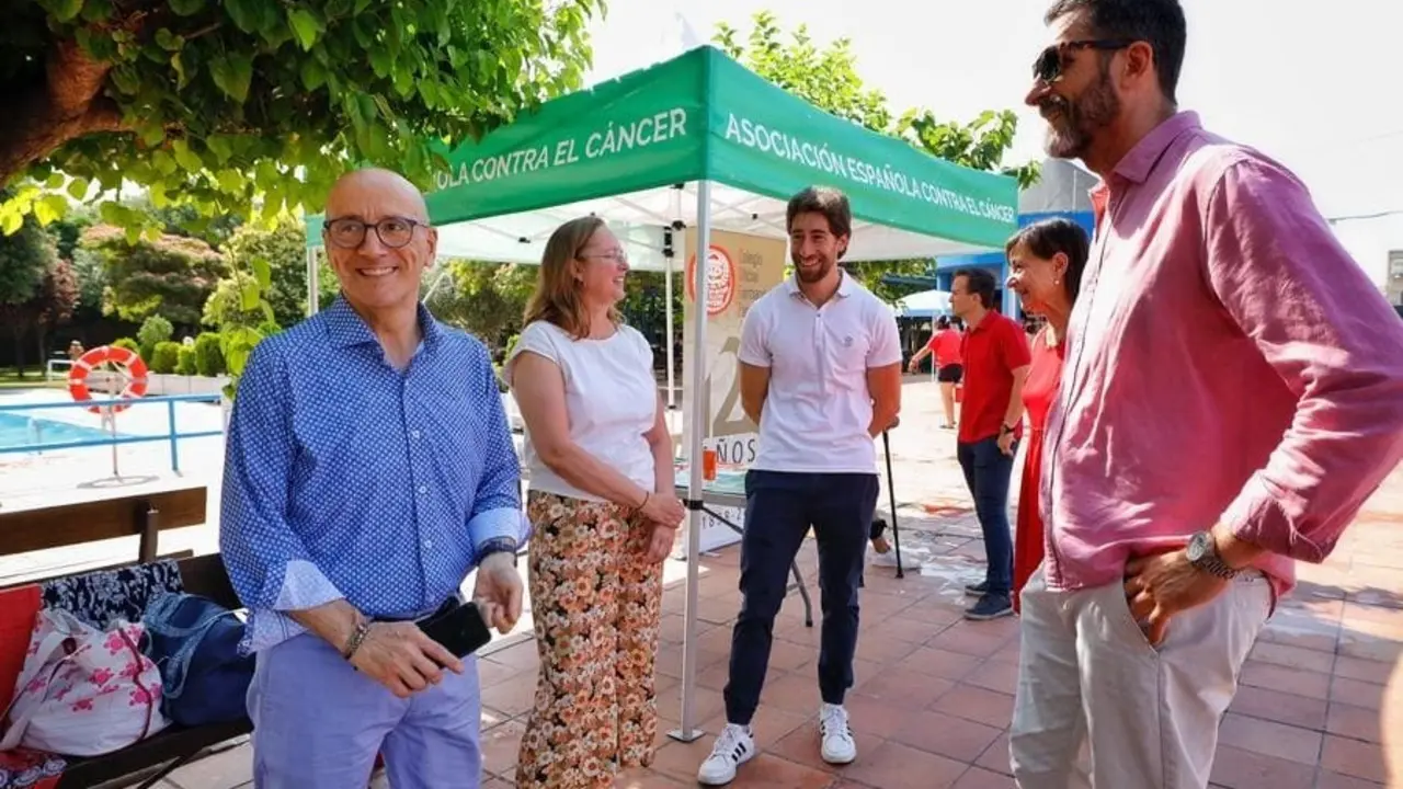 Imagen durante la presentaci&oacute;n de la campa&ntilde;a Piscinas saludables. Foto: Miguel G. Garc&iacute;a.